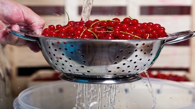 Colanders & Food Strainers